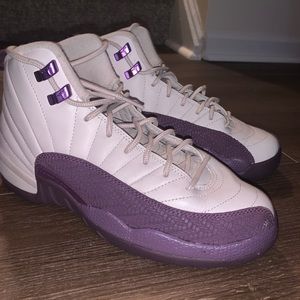 Jordan retro 12.Get the matching H&M purple top! |
